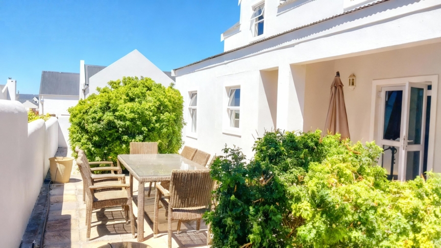 4 Bedroom Property for Sale in Westcliff Western Cape